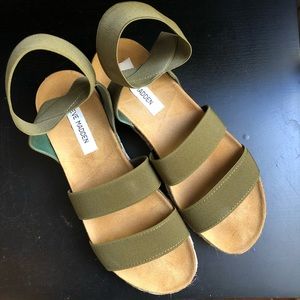 Size 8.5 Olive Steve Madden Espadrilles Sandals